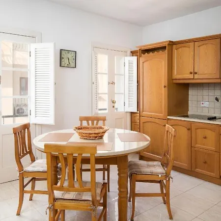 Modern 2br Close To Sea, In The Heart Of סליאמה