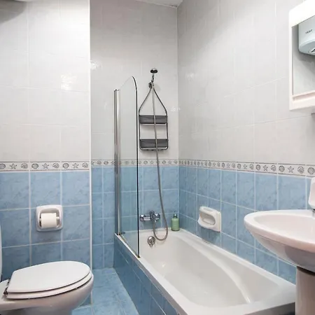 Modern 2br Close To Sea, In The Heart Of דירה