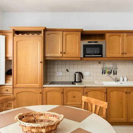 Modern 2br Close To Sea, In The Heart Of סליאמה